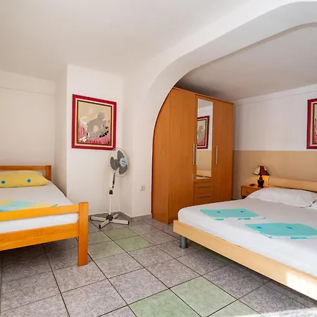 Apartmán In With House Sea View Rovanjska