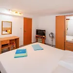 In With House Sea View רובנסקה