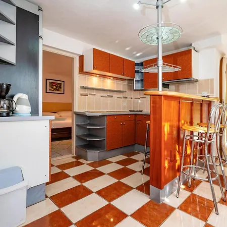 Apartman In With House Sea View